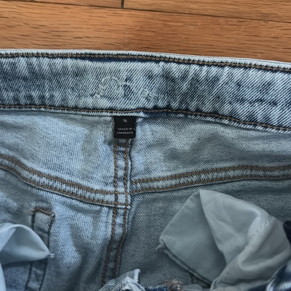 Art Class | Girl’s Size 16 | Distressed Denim Jeans | Light Wash - Picture 2 of 5